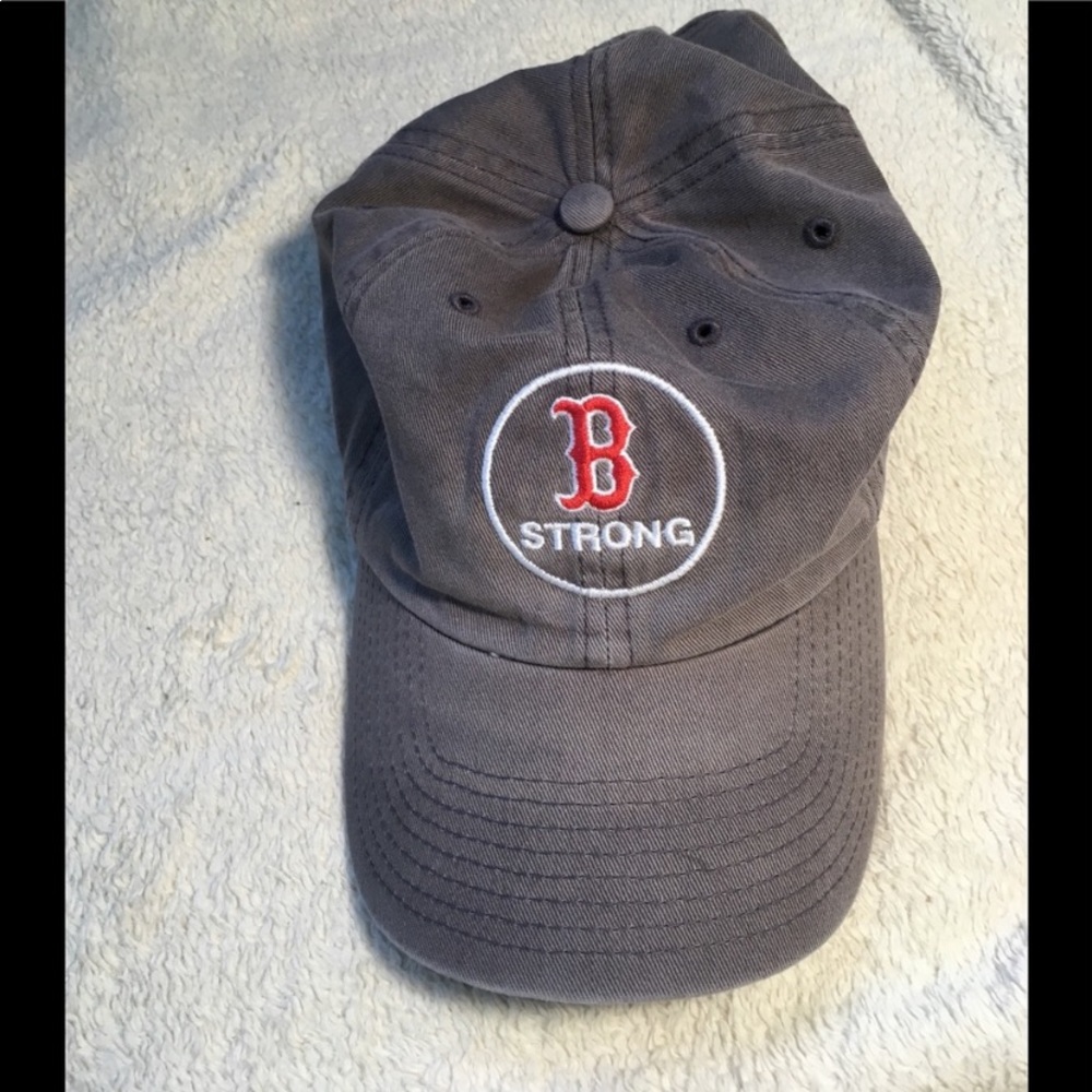 ISO- recently lost my B strong hat and hoping to find another original 🙏🏻🤞🏻